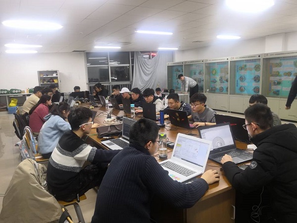 机电工程系积极筹备互联网+大赛1 - 副本.jpg 机电工程系积极筹备互联网+大赛1 - 副本.jpg